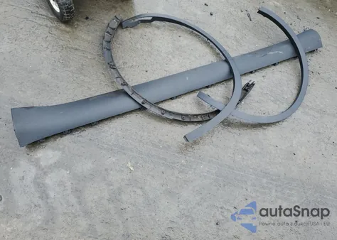 2023 Tesla Model Y z USA, uszkodzony, nr VIN 7SAYGDEE7PA102174